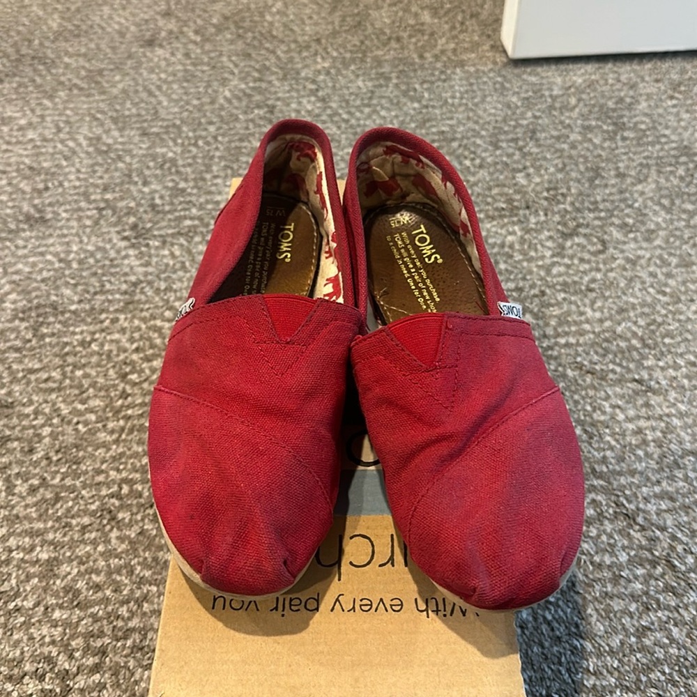 Women’s TOMS Classic Red Canvas Shoes